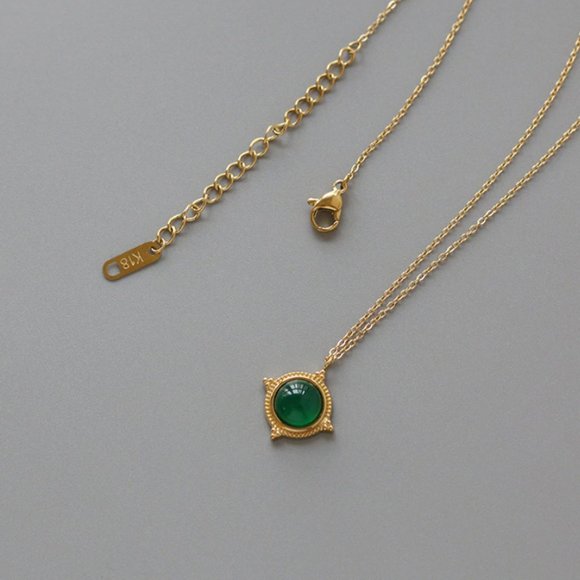 New 18k Gold Plated Green Agate Stone Pendant - Picture 2 of 5